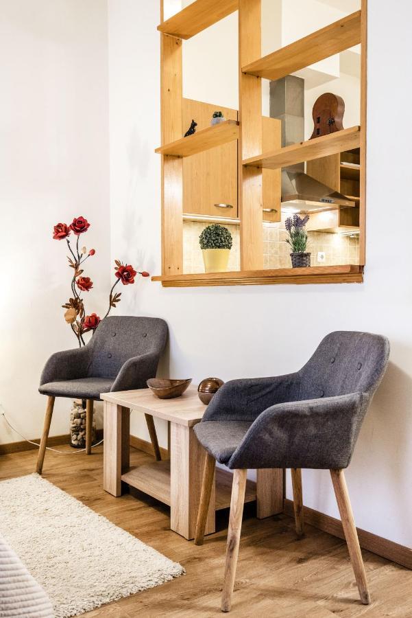 Downtown Charm With Balcony And Garden View Apartment Budapest Exterior photo